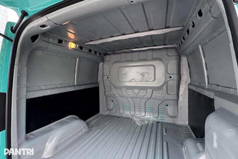 VinFast EC Van có thêm bản cửa trượt như “Su cóc”, giá 325 triệu đồng