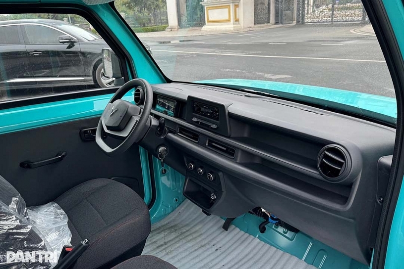 VinFast EC Van có thêm bản cửa trượt như “Su cóc”, giá 325 triệu đồng