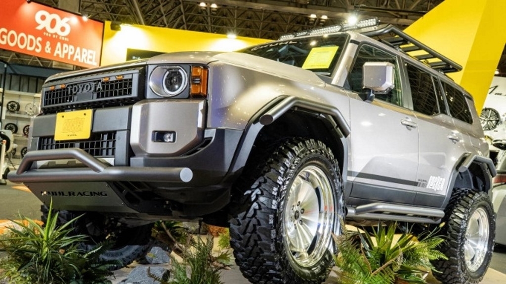 Toyota Land Cruiser Prado nâng gầm, lắp kín đồ off-road