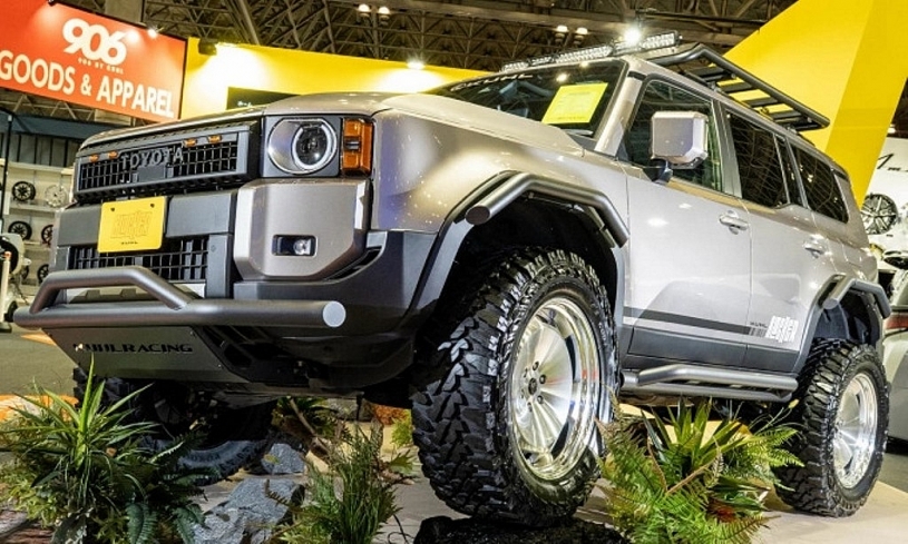Toyota Land Cruiser Prado nâng gầm, lắp kín đồ off-road