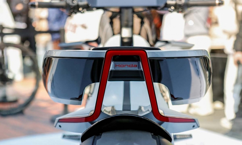 EV Outlier Concept - xe máy điện kỳ lạ của Honda xuất hiện tại Việt Nam