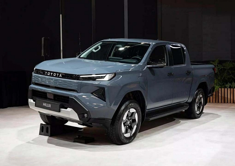 Toyota Hilux EV 2026 chính thức ra mắt với phạm vi 240km và tải trọng 715