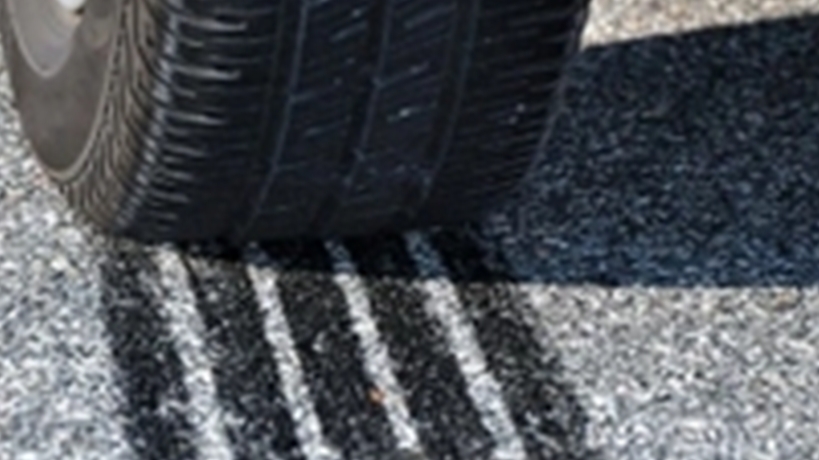 'Giá trị của xe mới so với xe cũ thể hiện khi phanh khẩn cấp'