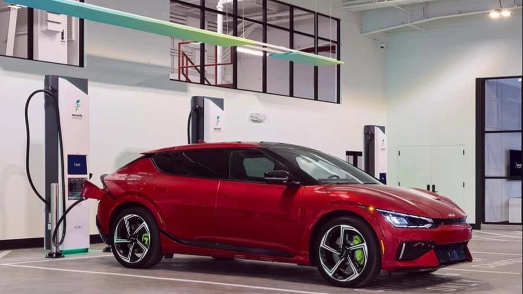 Sạc nhanh công suất cao là nguyên nhân chính khiến pin xe điện xuống cấp