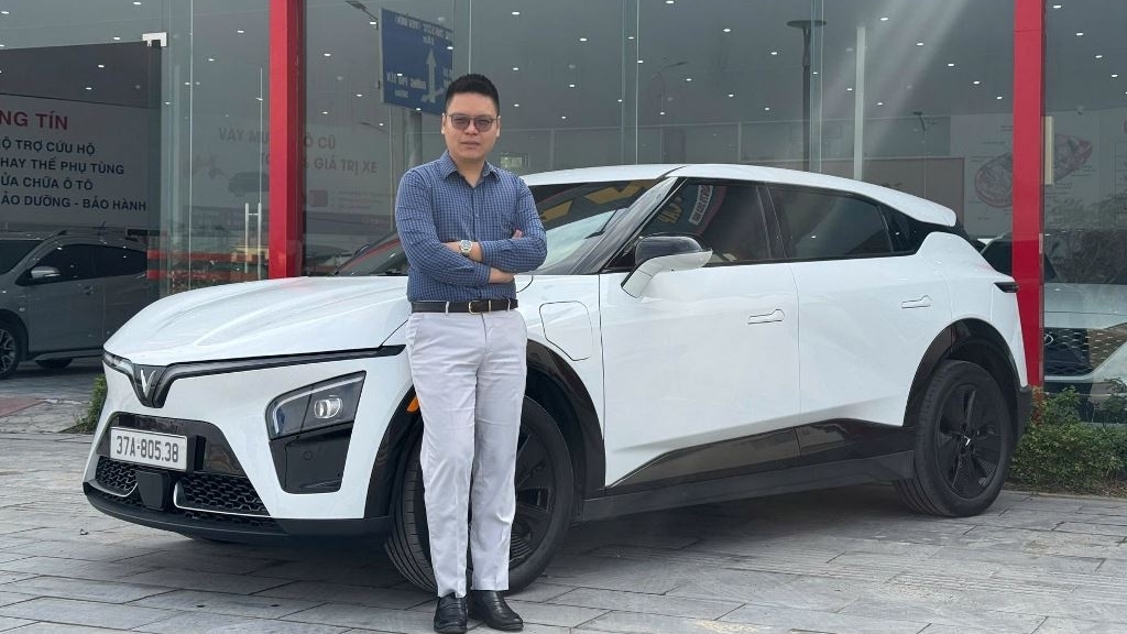 Bỏ xe xăng chuyển sang VinFast VF 7, người dùng Việt thấy khoái vì “chạy 500 km trong một ngày vẫn thấy nhẹ người”