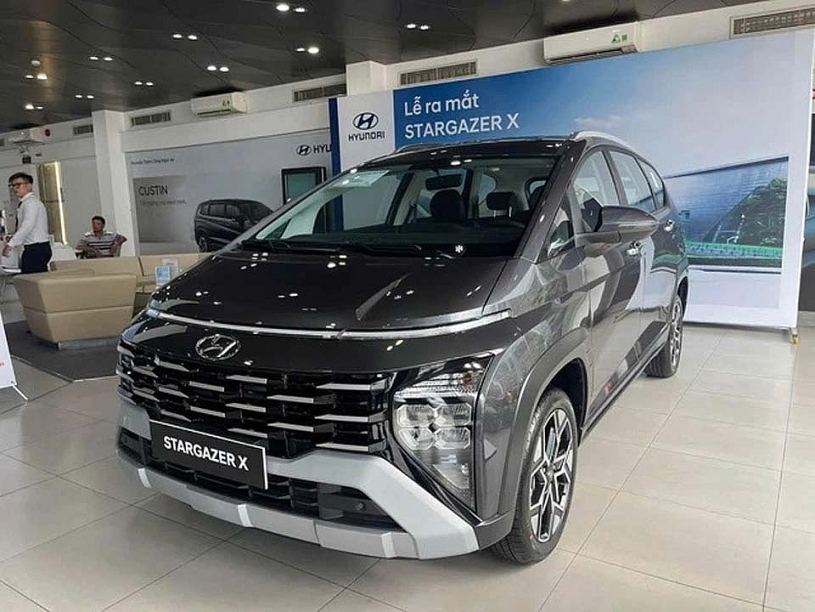 Giá bán xe gia đình 7 chỗ Hyundai Stargazer lại 'dò đáy' Giá bán xe gia đình 7 chỗ Hyundai Stargazer lại 'dò đáy'