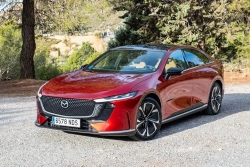 Xe điện Mazda bắt đầu giành khách của Nissan, Volkswagen