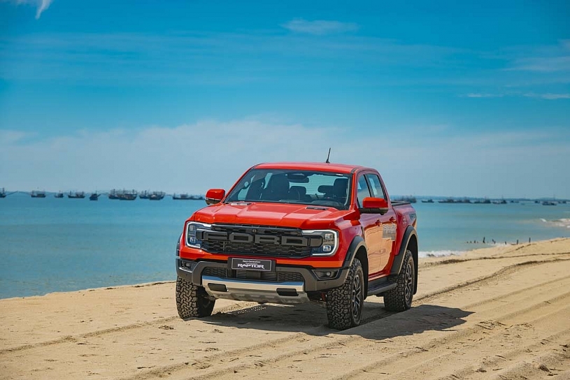 Ford Việt Nam lập kỷ lục doanh số năm 2025, đón nhận Bằng khen của Thủ tướng