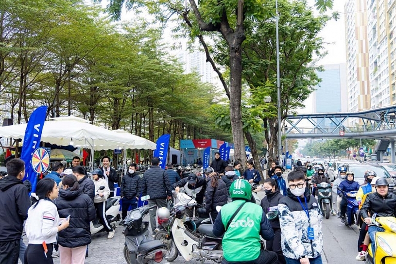 Sôi động ngày hội “đổi xăng lấy điện” của VinFast trên khắp 3 miền Sôi động ngày hội “đổi xăng lấy điện” của VinFast trên khắp 3 miền