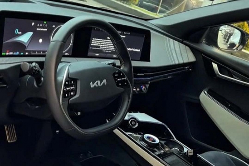 Xe điện Kia xuất hiện tại đại lý, thu hút nhiều sự quan tâm