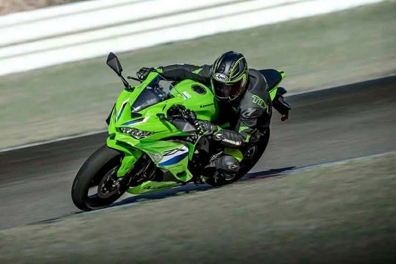 Kawasaki Ninja ZX-4RR và ZX-4R SE 2026 ra mắt, giá gần 270 triệu đồng