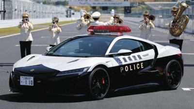 Siêu xe Honda NSX hybrid của cảnh sát Nhật