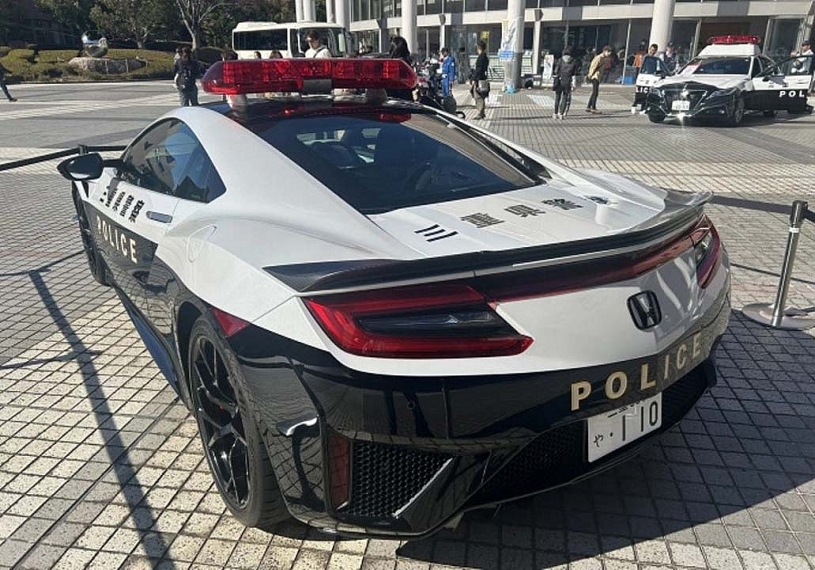 Siêu xe Honda NSX hybrid của cảnh sát Nhật