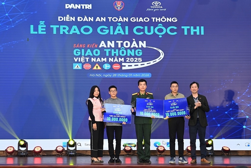 Lễ trao giải Chương trình Sáng kiến an toàn giao thông Việt Nam