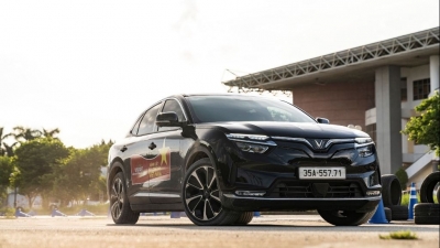 Mua VinFast VF 8 chơi Tết, du xuân, nhận cơ hội “mua xe - trúng xe”