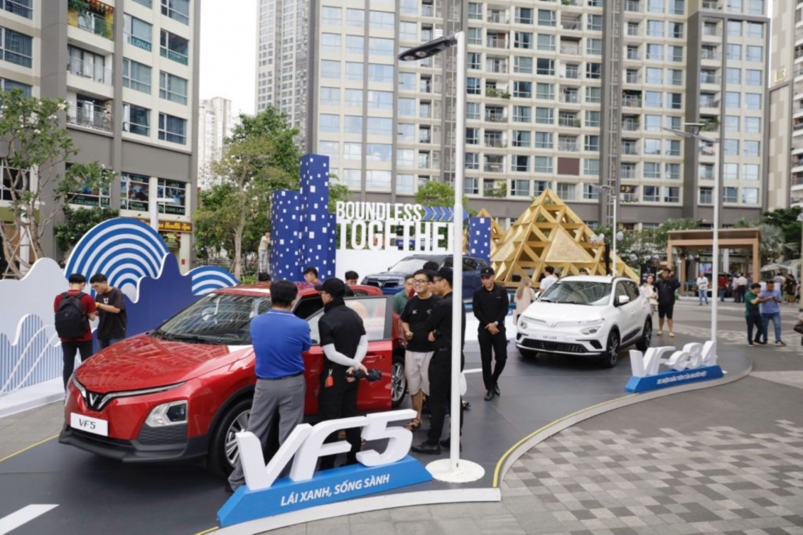 Hết ưu đãi lệ phí trước bạ, xe xăng ngày càng “mất điểm” trước xe điện Hết ưu đãi lệ phí trước bạ, xe xăng ngày càng “mất điểm” trước xe điện