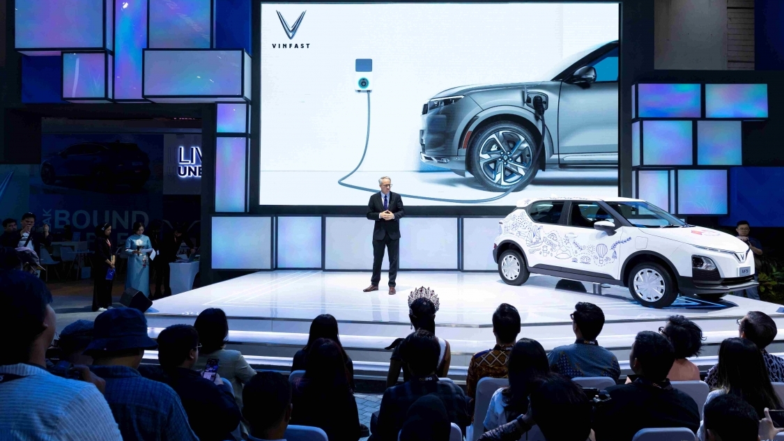 vinfast ra mat xe dien tai indonesia
