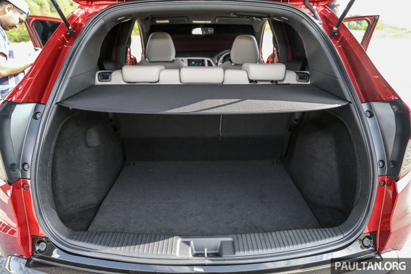 honda hr v 2019 gay sot tai malaysia voi hon 8000 don dat hang