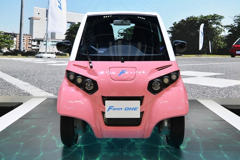 o to dien co kha nang di chuyen tren nuoc gia 250 trieu sap duoc ban tai viet nam