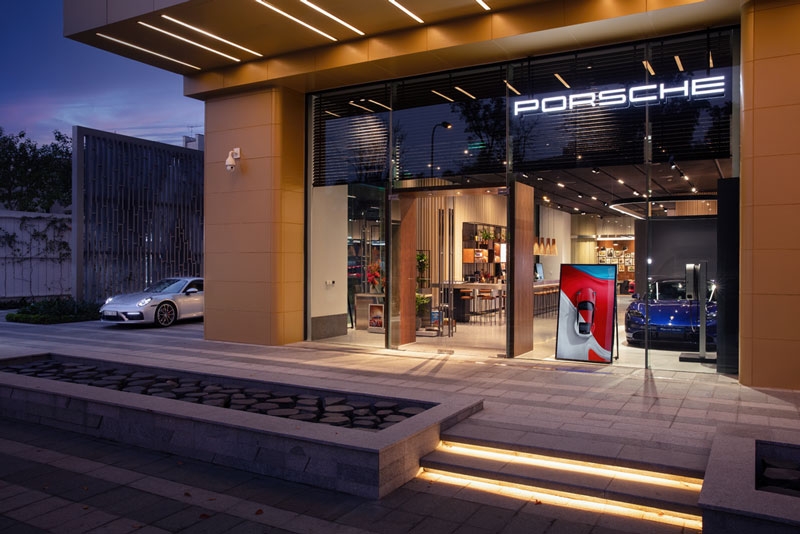 Porsche Studio đầu tiên tại Việt Nam ra mắt