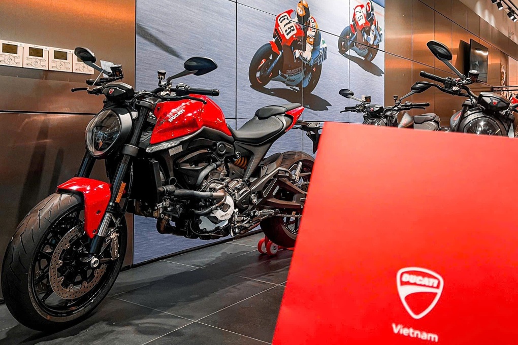 Hãng mô tô được khách Việt yêu thích bất ngờ đóng showroom tại Hà Nội - 1