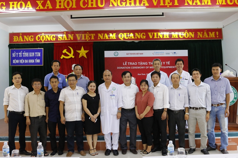 Quỹ Toyota Việt Nam tặng thiết bị y tế cho 9 bệnh viện tỉnh KonTum