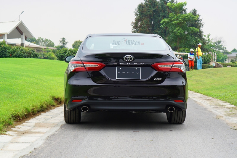 toyota camry 2019 bat ngo gia tu 1029 ty dong