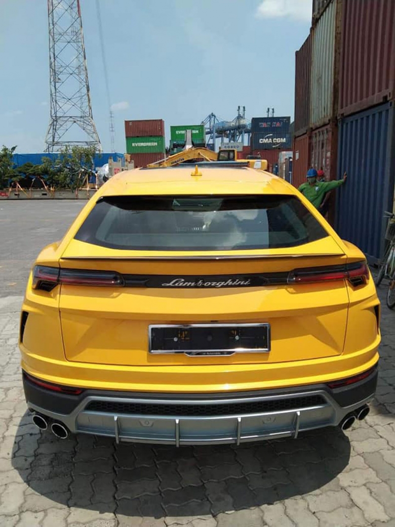 Hàng hiếm 'siêu bò' Lamborghini Urus thứ 9 về Việt Nam