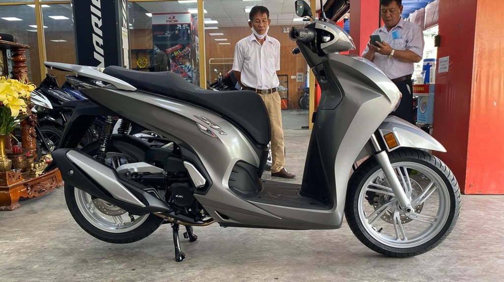 Honda SH 350i về Việt Nam giá hơn 300 triệu