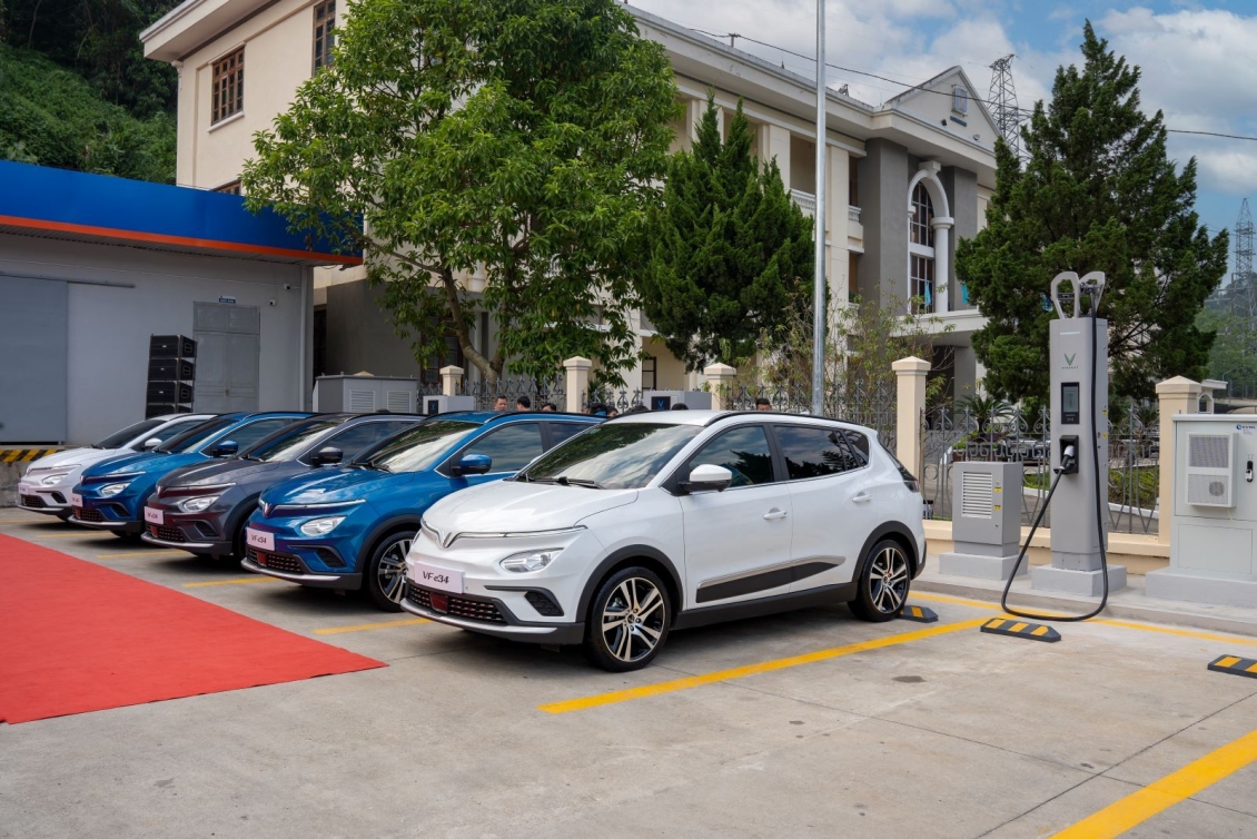 Sạc xe không còn là nỗi lo của người đi xuyên Việt với ô tô điện VinFast
