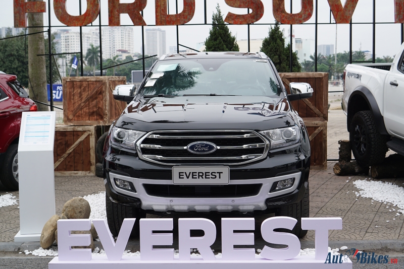 ford everest gia m gia manh ca nh tranh fortuner santafe