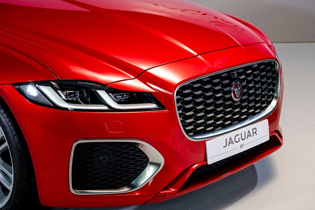 Bộ đôi Jaguar XF 2021 và F-Pace 2021 về Việt Nam, chuẩn bị ra mắt