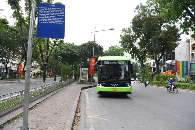 Xe buýt điện VinBus chạy thử nghiệm tuyến nội đô Hà Nội