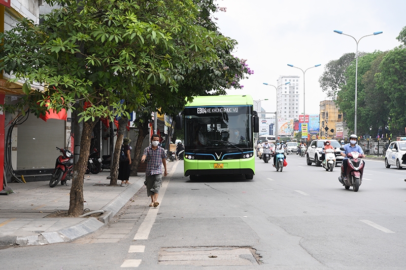 Xe buýt điện VinBus chạy thử nghiệm tuyến nội đô Hà Nội