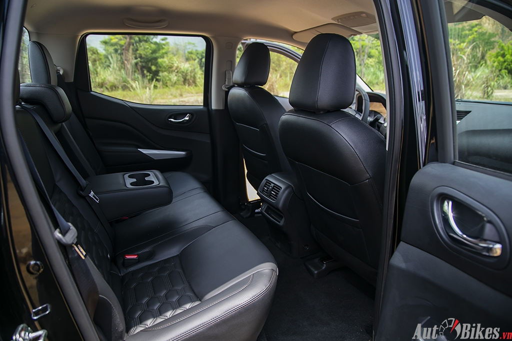 Chùm ảnh chi tiết Nissan Navara 2021