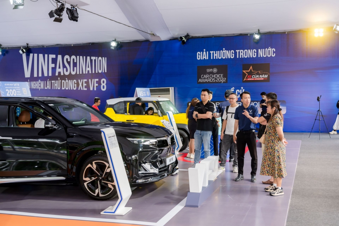 Trải nghiệm “Thử & Tin”, nhiều người bất ngờ với khả năng vận hành của VinFast VF 8