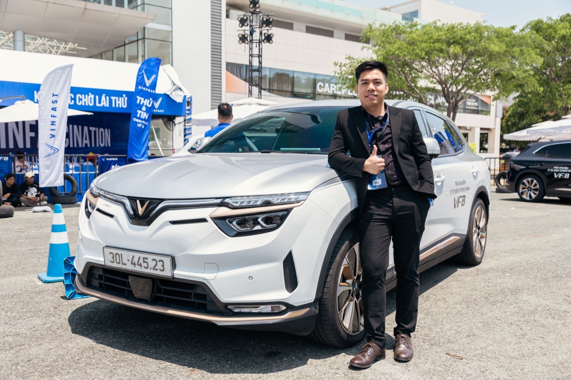 Trải nghiệm “Thử & Tin”, nhiều người bất ngờ với khả năng vận hành của VinFast VF 8