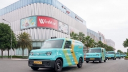 Bỏ xe xăng, chuyển sang EC Van, chủ doanh nghiệp thừa nhận: Chạy khỏe, tốn ít, “cân” mọi tuyến phố đông