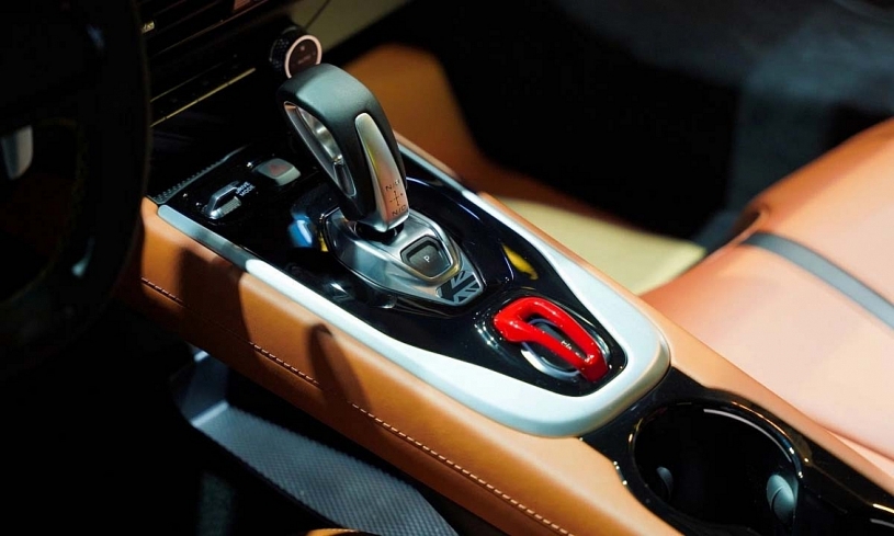 Lotus Emira - xe thể thao Anh quốc, giá 7,9-12,9 tỷ đồng