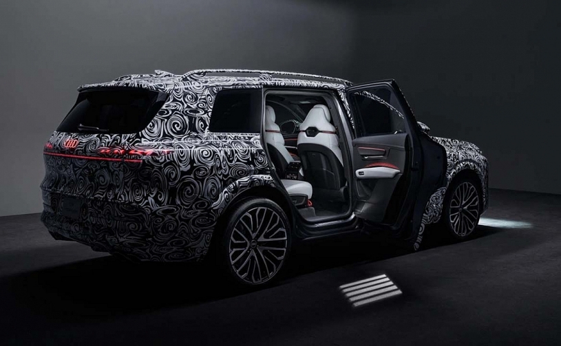 Audi Q9 được trang bị cửa đóng, mở điện như xe Rolls-Royce