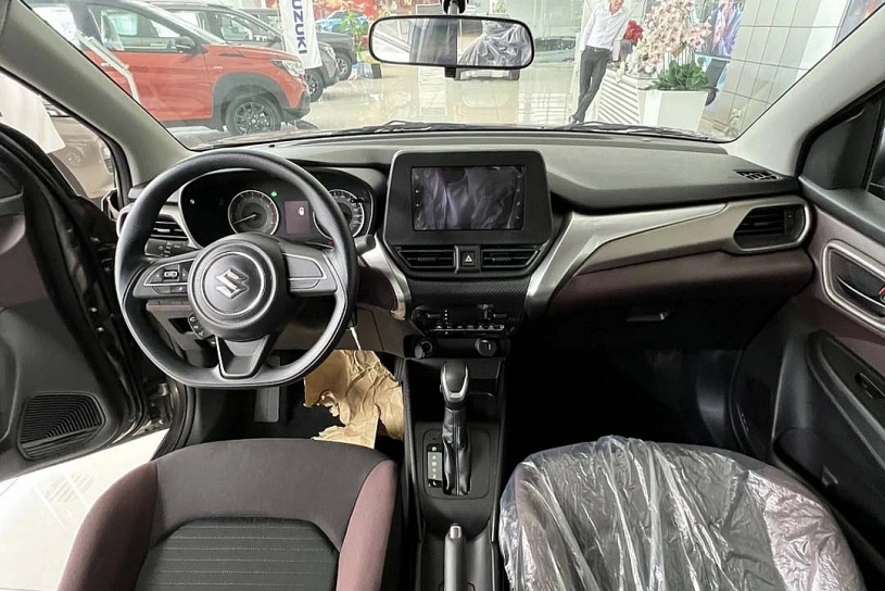Suzuki Fronx giảm gần 100 triệu tại đại lý, giá khởi điểm rẻ nhất phân khúc