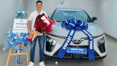 Chủ xe VinFast VF 7: “Đáng lẽ nên chuyển sang xe điện sớm hơn”