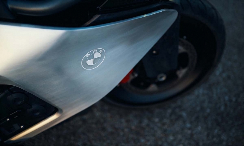 BMW Motorrad Vision K18 Concept: siêu môtô cảm hứng máy bay tàng hình