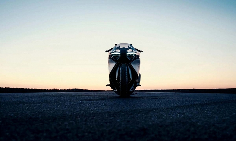 BMW Motorrad Vision K18 Concept: siêu môtô cảm hứng máy bay tàng hình