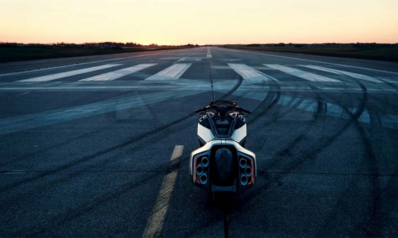 BMW Motorrad Vision K18 Concept: siêu môtô cảm hứng máy bay tàng hình