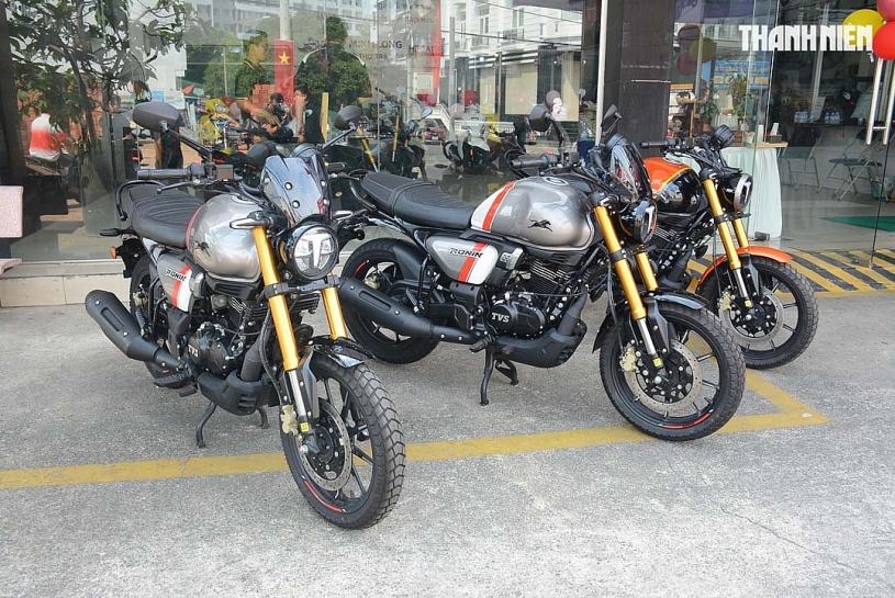 3 mẫu mô tô cổ điển máy xăng vừa gia nhập thị trường Việt Nam