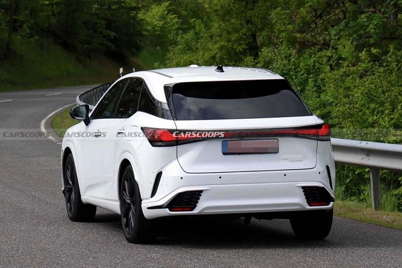 SUV hạng sang Lexus RX 2028 lộ diện trên đường thử nghiệm