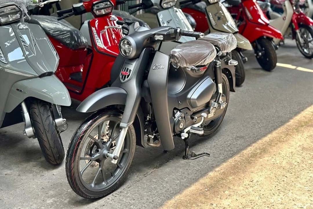 Đại lý tư nhân bán Honda Super Cub C125 chính hãng, giá kênh gần 40 triệu