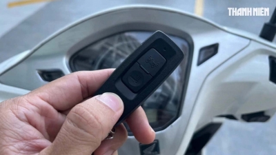 Cách nhận biết chìa khóa thông minh smartkey xe máy sắp hết pin