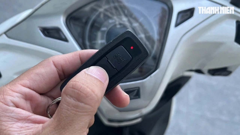 Cách nhận biết chìa khóa thông minh smartkey xe máy sắp hết pin
